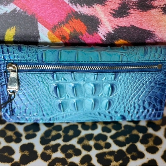 NWT BRAHMIN Ady Wallet
Affinity Ombre Blue ~ Gorgeous ~ RARE FIND - Picture 6 of 12